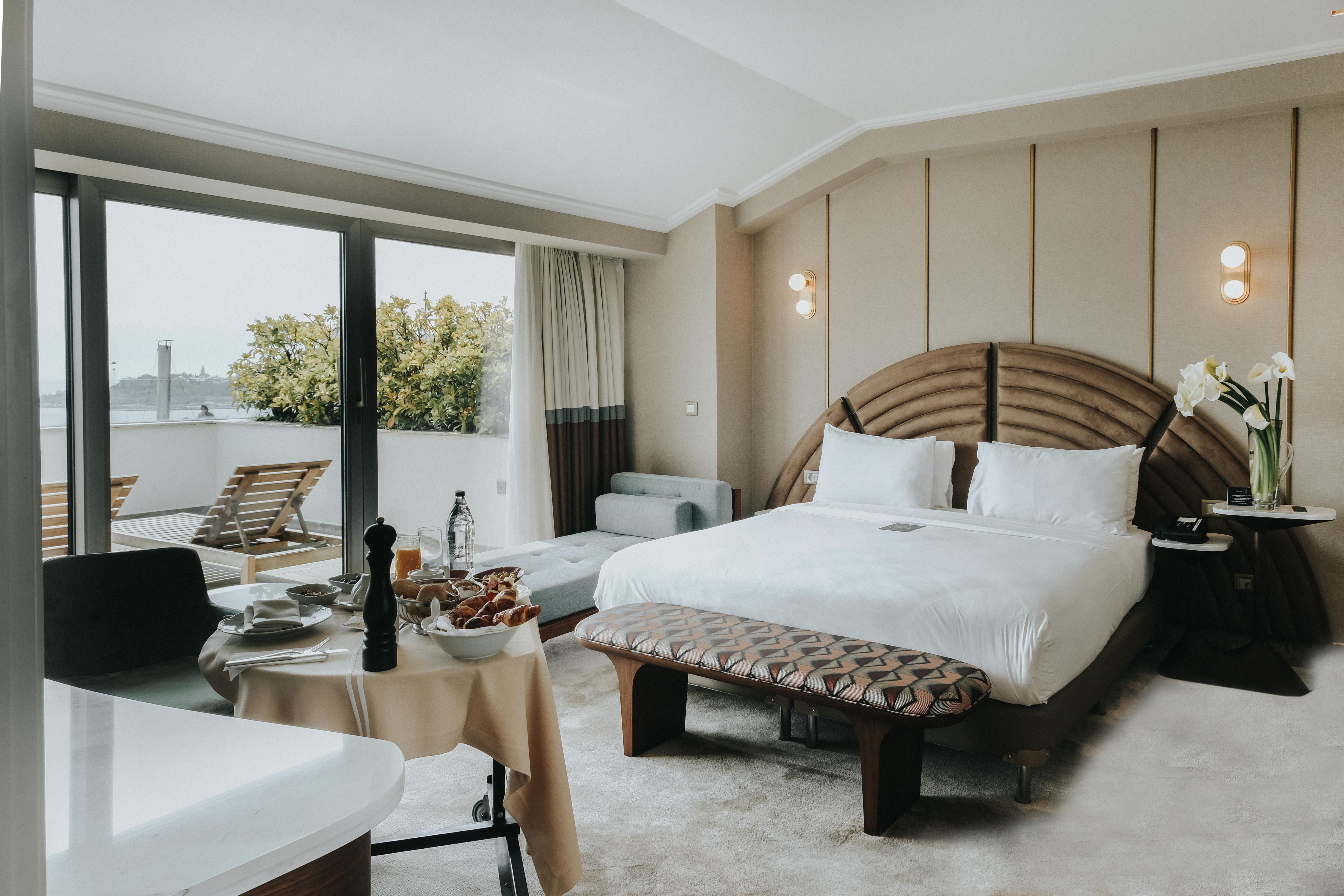 The Artisan Istanbul Mgallery Εξωτερικό φωτογραφία A suite at the Mandarin Oriental, Munich
